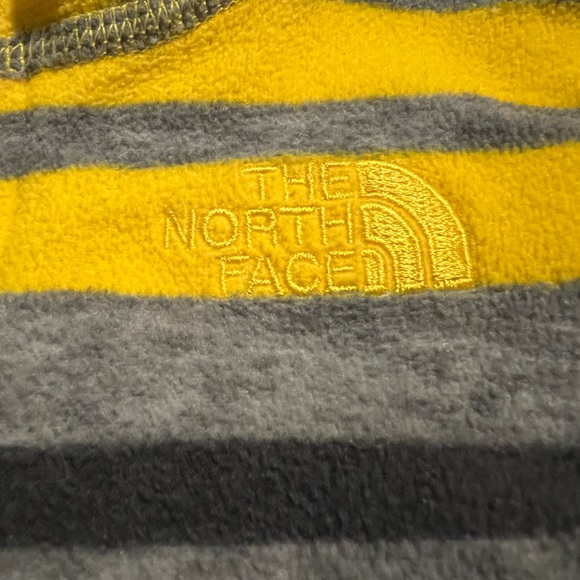 The Northface- baby boy hooded fleece. Size 12-18 months - Picture 6 of 6